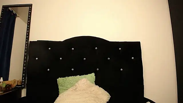 Snapshot of sweet_skylove_ chatting on June 27, 2026, 1:11 am sweet skylove online show from June 27, 2026, 1:11 am