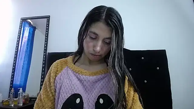 Snapshot of sweet_skylove_ chatting on July 29, 2026, 1:32 pm sweet skylove online show from July 29, 2026, 1:32 pm