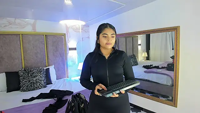 GiselOrtiz online show from October 17, 2025, 10:29 am