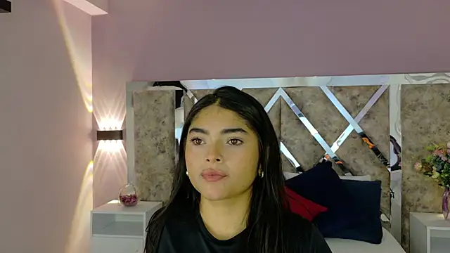 GiselOrtiz online show from May 6, 2026, 9:46 am