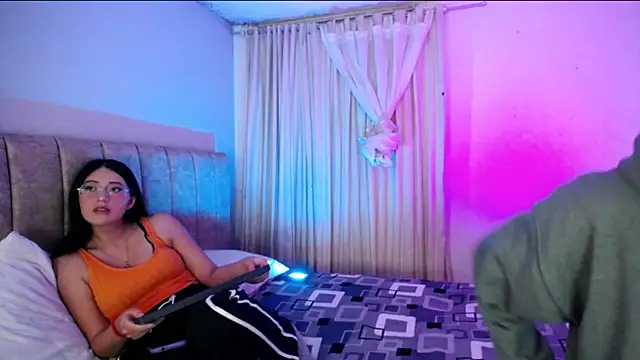 Snapshot of Pinkandyellowpokemon chatting on March 25, 2026, 12:22 am Pinkandyellowpokemon online show from March 25, 2026, 12:22 am