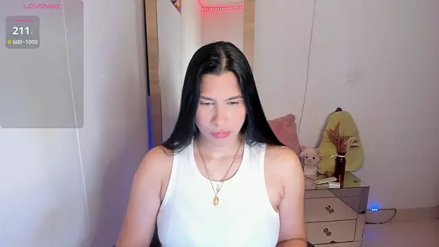 hellensexy online show from April 5, 2026, 5:30 pm
