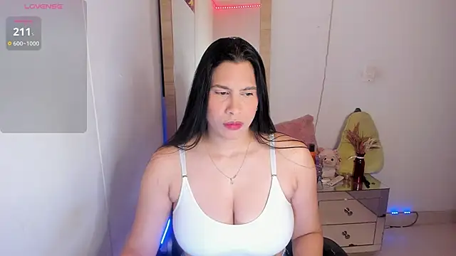 hellensexy online show from February 13, 2026, 9:37 pm