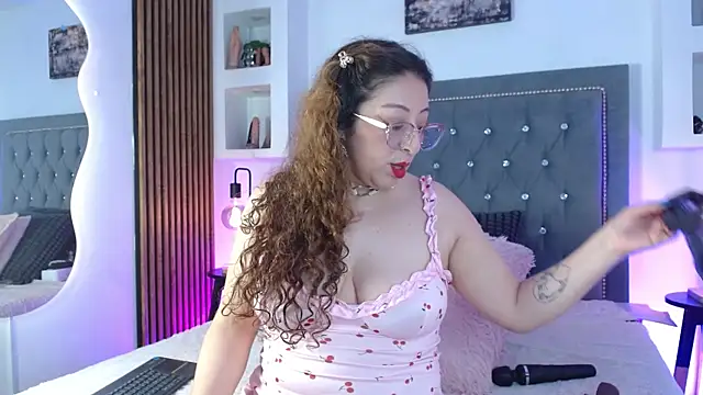 Snapshot of AnnadirtyXo chatting on June 25, 2026, 4:54 am AnnadirtyXo online show from June 25, 2026, 4:54 am