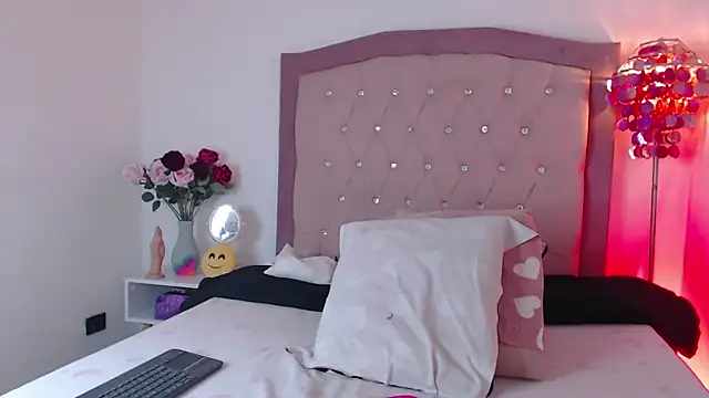 AnnadirtyXo online show from September 26, 2025, 5:25 am