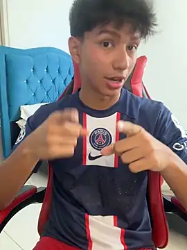 Leonarrrd 01 online show from March 4, 2026, 7:10 pm