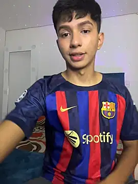Leonarrrd 01 online show from December 12, 2024, 2:37 am
