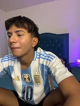 Leonarrrd 01 online show from October 16, 2025, 1:36 am