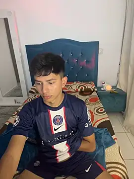 Leonarrrd 01 online show from December 13, 2024, 2:54 am
