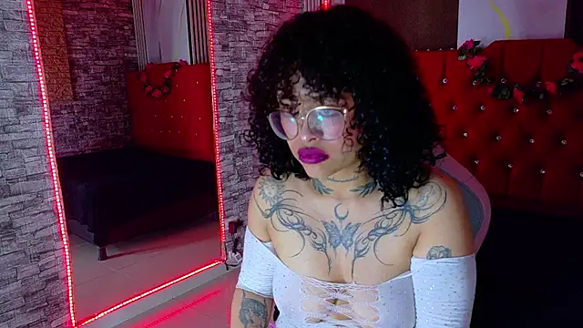 miahernadez303av online show from March 5, 2026, 4:53 am