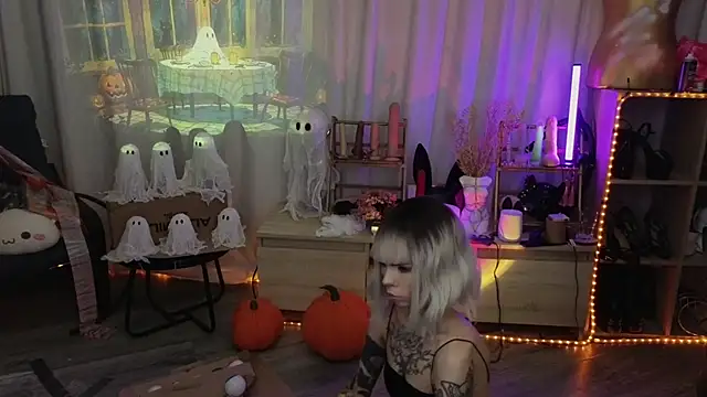 Snapshot of Kerry_Kirk chatting on October 24, 2025, 11:26 pm Kerry Kirk online show from October 24, 2025, 11:26 pm