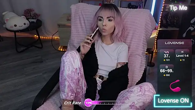 Snapshot of Kerry_Kirk chatting on November 7, 2025, 4:44 pm Kerry Kirk online show from November 7, 2025, 4:44 pm