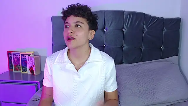 Antonella Cruz02 online show from July 19, 2026, 11:34 pm