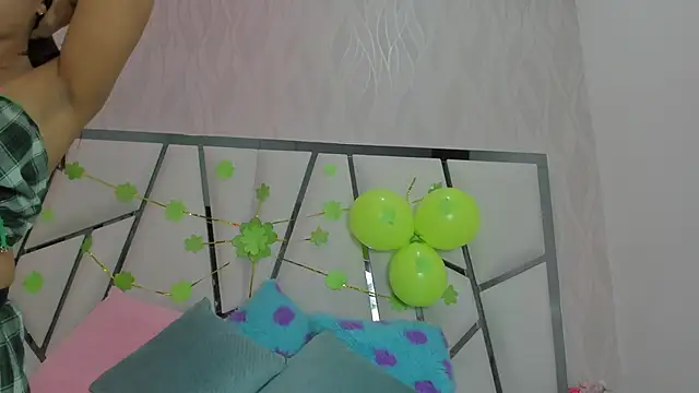  aurora18  online show from March 15, 2026, 3:13 am