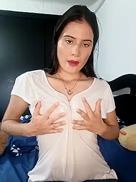 Zoe Clark  online show from October 11, 2025, 7:15 pm