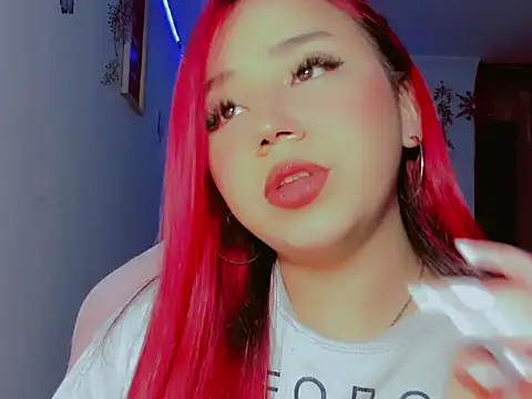 Snapshot of madisonx17 chatting on October 21, 2025, 11:15 pm madisonx17 online show from October 21, 2025, 11:15 pm