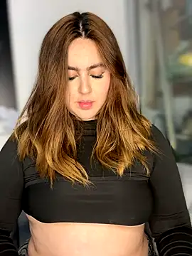 Snapshot of ValerieHilton chatting on October 19, 2025, 12:46 am ValerieHilton online show from October 19, 2025, 12:46 am