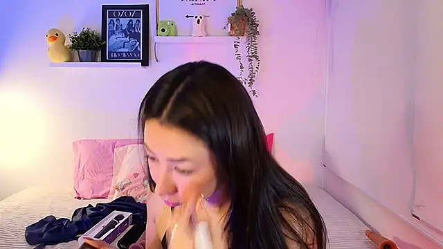 Snapshot of lilyy_evanss chatting on November 22, 2025, 11:25 pm lilyy evanss online show from November 22, 2025, 11:25 pm