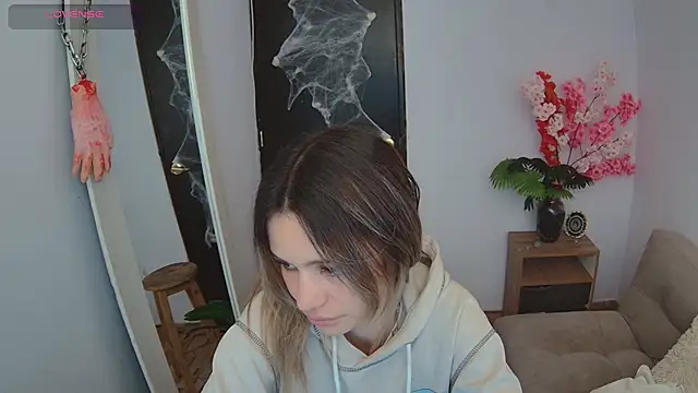 Snapshot of Lucy_Princes chatting on October 7, 2025, 3:57 pm Lucy Princes online show from October 7, 2025, 3:57 pm