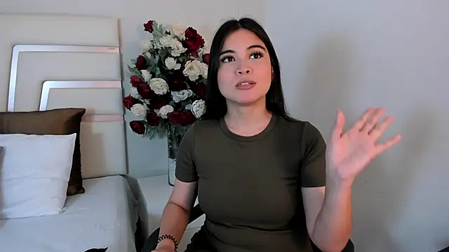 CamilaSofiia online show from February 28, 2025, 7:46 pm