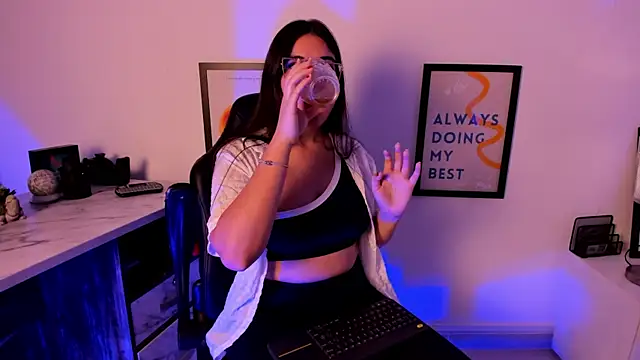 CamilaSofiia online show from October 27, 2025, 7:59 pm