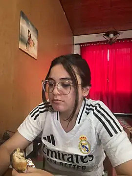 Snapshot of CamilaSofiia chatting on April 15, 2026, 9:59 pm CamilaSofiia online show from April 15, 2026, 9:59 pm