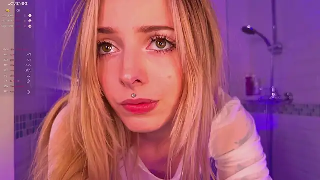 LoraaDoll online show from January 31, 2025, 2:07 pm