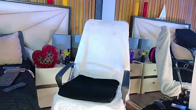 LilyyBigAss online show from November 28, 2025, 11:43 am