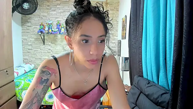 kaiagerbes3 online show from September 10, 2025, 11:37 pm