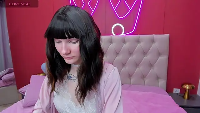 Lili flowerr online show from February 13, 2025, 1:37 pm