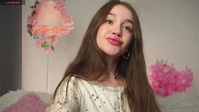 AmiLewis online show from October 15, 2025, 1:04 am