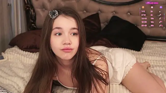 AmiLewis online show from March 5, 2026, 1:13 am