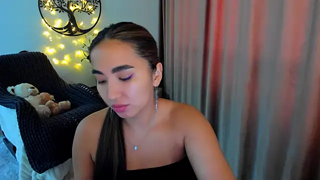 Snapshot of worldofkim chatting on February 25, 2026, 10:04 am worldofkim online show from February 25, 2026, 10:04 am