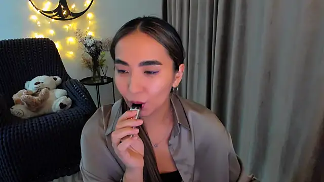 Snapshot of worldofkim chatting on February 27, 2026, 5:35 pm worldofkim online show from February 27, 2026, 5:35 pm