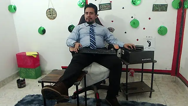 Snapshot of KalethBigDick chatting on June 19, 2026, 5:24 am KalethBigDick online show from June 19, 2026, 5:24 am