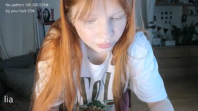 Snapshot of lil_lia chatting on May 28, 2026, 10:37 pm lil lia online show from May 28, 2026, 10:37 pm