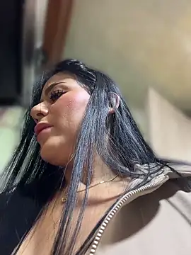 Miah gomez  online show from April 27, 2026, 7:23 pm