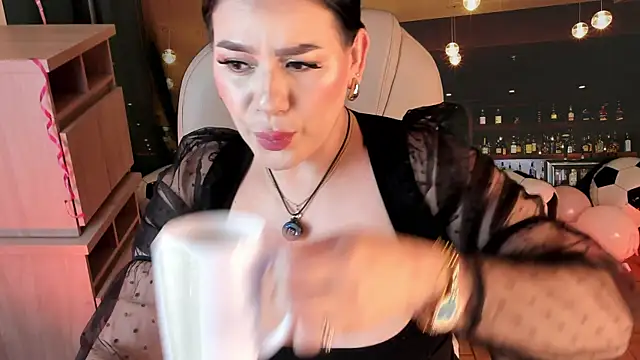 Snapshot of Miah_gomez_ chatting on June 24, 2026, 8:39 pm Miah gomez online show from June 24, 2026, 8:39 pm