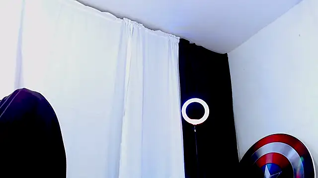 Antonywebb94 online show from June 10, 2026, 4:13 am