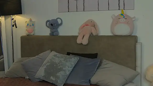 CassKiera online show from November 19, 2025, 6:13 am