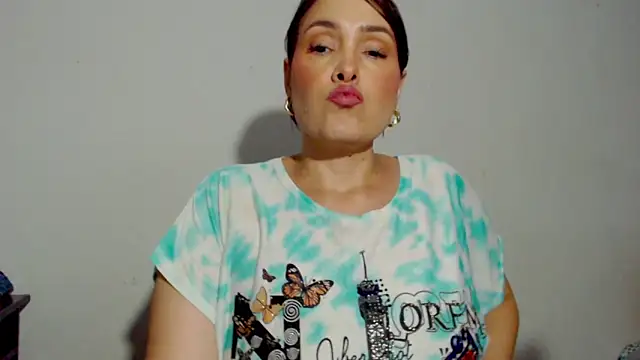 Snapshot of Miss_Agatha chatting on November 2, 2025, 3:00 am Miss Agatha online show from November 2, 2025, 3:00 am