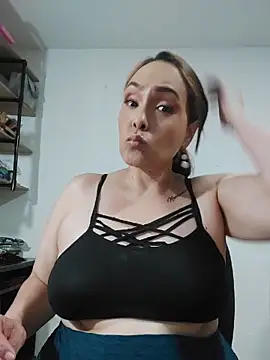 Miss Agatha online show from April 23, 2026, 12:39 am