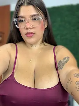 Snapshot of Michellesexxy chatting on March 11, 2025, 3:14 am Michellesexxy online show from March 11, 2025, 3:14 am