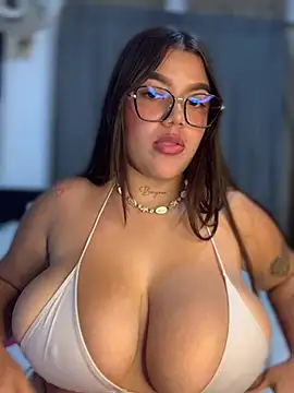 Snapshot of Michellesexxy chatting on January 25, 2025, 11:00 pm Michellesexxy online show from January 25, 2025, 11:00 pm
