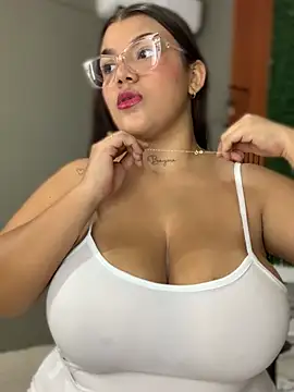 Snapshot of Michellesexxy chatting on March 14, 2025, 3:48 am Michellesexxy online show from March 14, 2025, 3:48 am