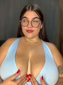 Snapshot of Michellesexxy chatting on December 15, 2024, 1:35 am Michellesexxy online show from December 15, 2024, 1:35 am