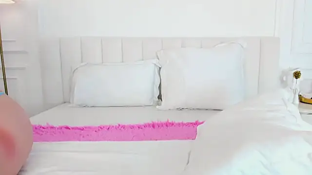 Snapshot of BELLALIMA chatting on November 4, 2025, 2:15 am BELLALIMA online show from November 4, 2025, 2:15 am