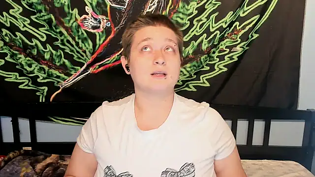 Snapshot of Chloenightmare chatting on November 5, 2025, 6:49 am Chloenightmare online show from November 5, 2025, 6:49 am