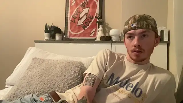 Snapshot of younghungginger chatting on February 6, 2025, 12:43 am younghungginger online show from February 6, 2025, 12:43 am