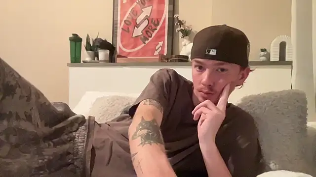 Snapshot of younghungginger chatting on December 13, 2024, 12:20 am younghungginger online show from December 13, 2024, 12:20 am